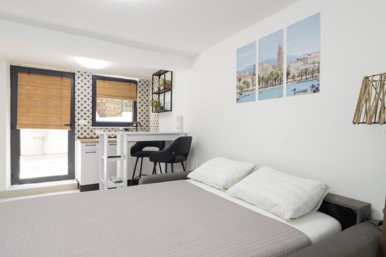 Studio Tina In Centar With Parking Split Bagian luar foto
