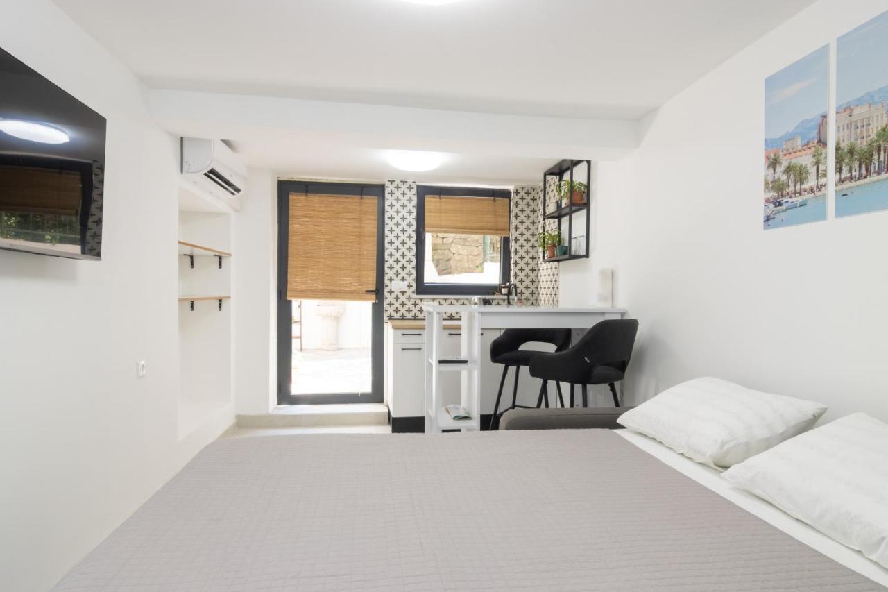 Studio Tina In Centar With Parking Split Bagian luar foto